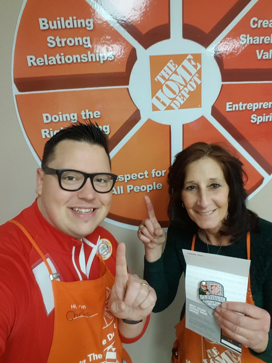CZegarlowicz's tweet photo. Celebrating MASM Dona with her Platinum Homer!! Awesome! @SeanWeakley @Mark_Gridley @MattCramer179 https://t.co/IMzLSknhtK