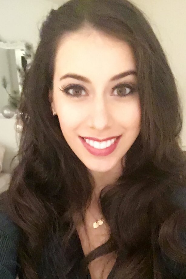 FMoffat's tweet photo. I finished my @Invisalign treatment today! So happy with my results 😁❤️#Invisalign https://t.co/I77YyoW775