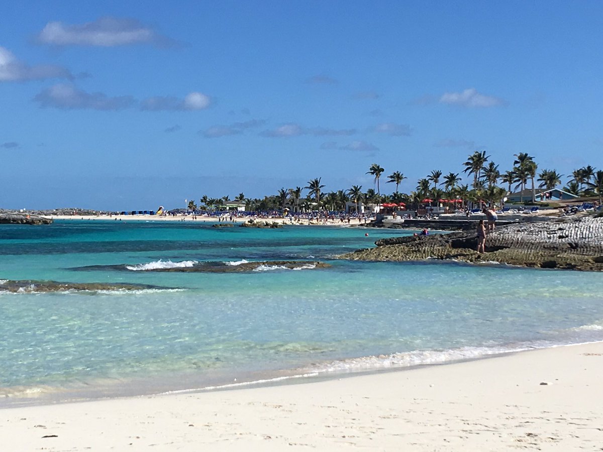 FaeSimz's tweet image. Beautiful Beach Day!