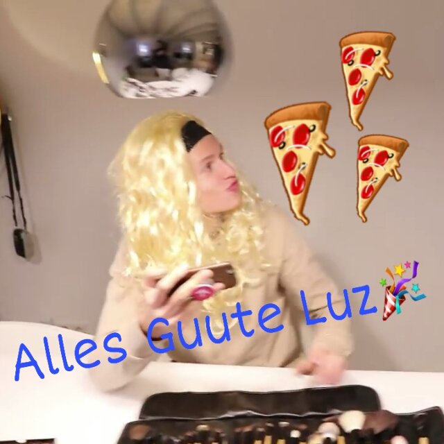 LenaLuz4's tweet photo. Happy Birthday Luuuuz🎉🎁🎈 @ConCrafter https://t.co/iaXpdKRUGy