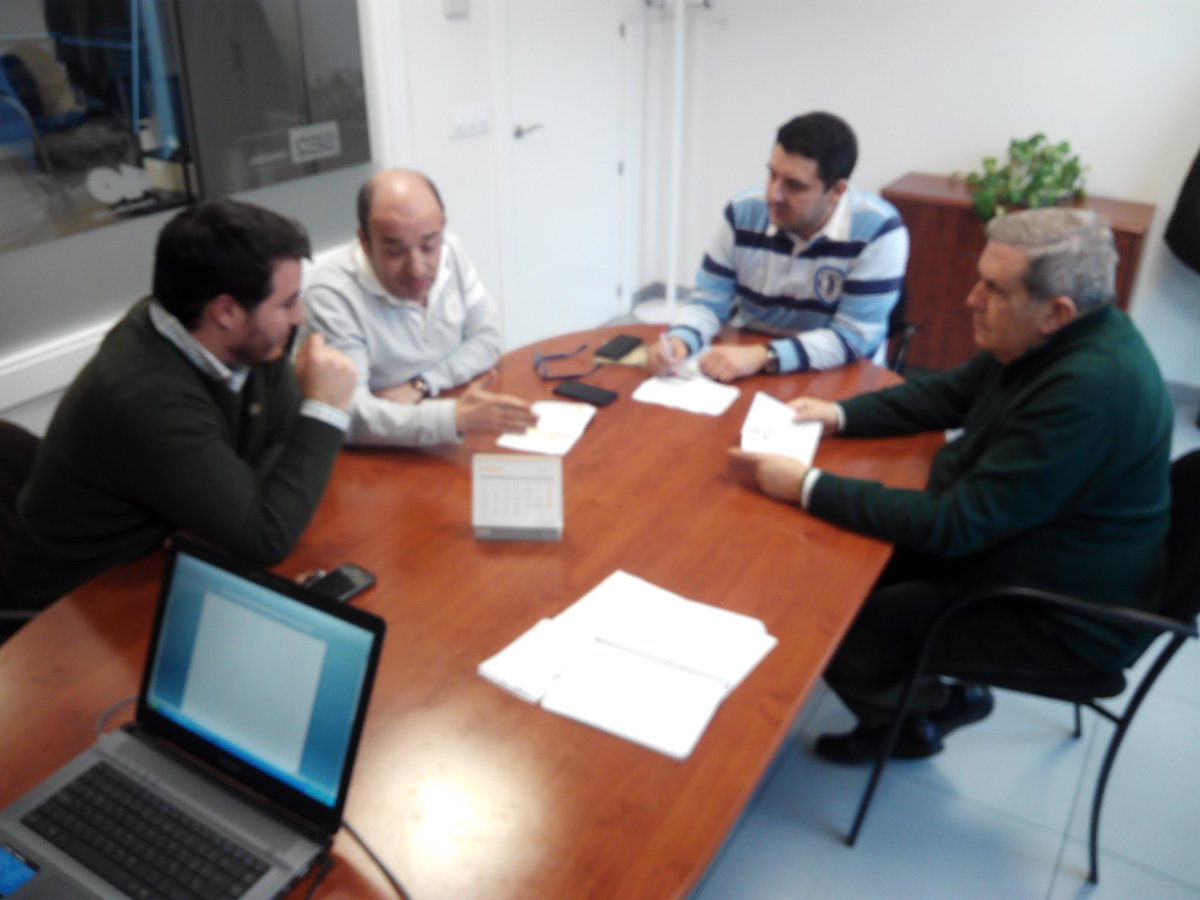 SER_Cofrade_CR's tweet photo. Un año más, preparando SER Cofrades. Ilusión y pasión por nuestra Semana Santa y por acercarla a nuestros oyentes https://t.co/yEuH22sOhr