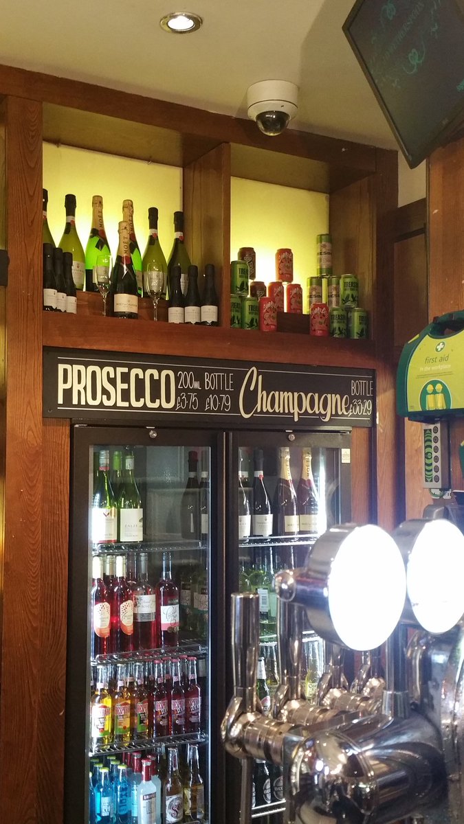 LimkitStudio's tweet photo. thanks @weatherspoons 4 #falseadvertising. no glass o'prosecco available. Surely should remove false advert #fibbers https://t.co/0VUeqrbpSi