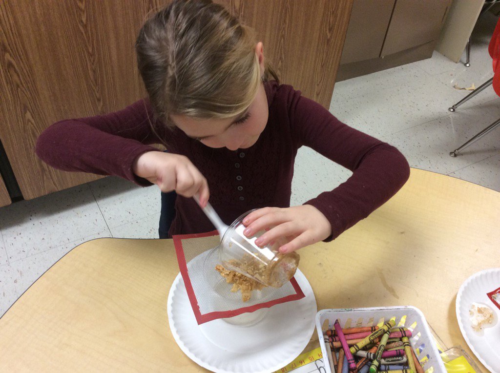 jschool50's tweet photo. Observing properties of wood. #RaiderStrong @PCSD_SS https://t.co/1lsEVicgsJ