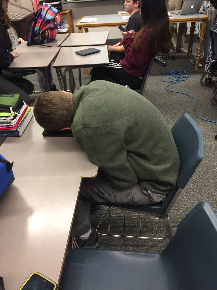 MilwaukeeChucks's tweet photo. I really think someone should wake @IMBrobeans up its really a problem. #theycantwin #Browns https://t.co/EpvpYpooNb