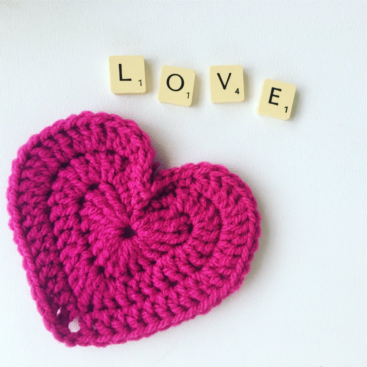 nai_nais's tweet photo. Cakes and crochet 💜💚 @nainaimakes also me at @flutterbiNaiNai #follow 💚😊 https://t.co/qzLInUUtgy