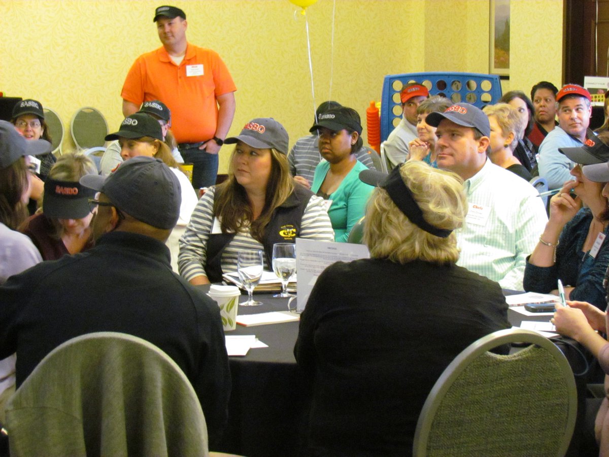 SASBOExec's tweet image. Team-building games #SASBOLeadership2017