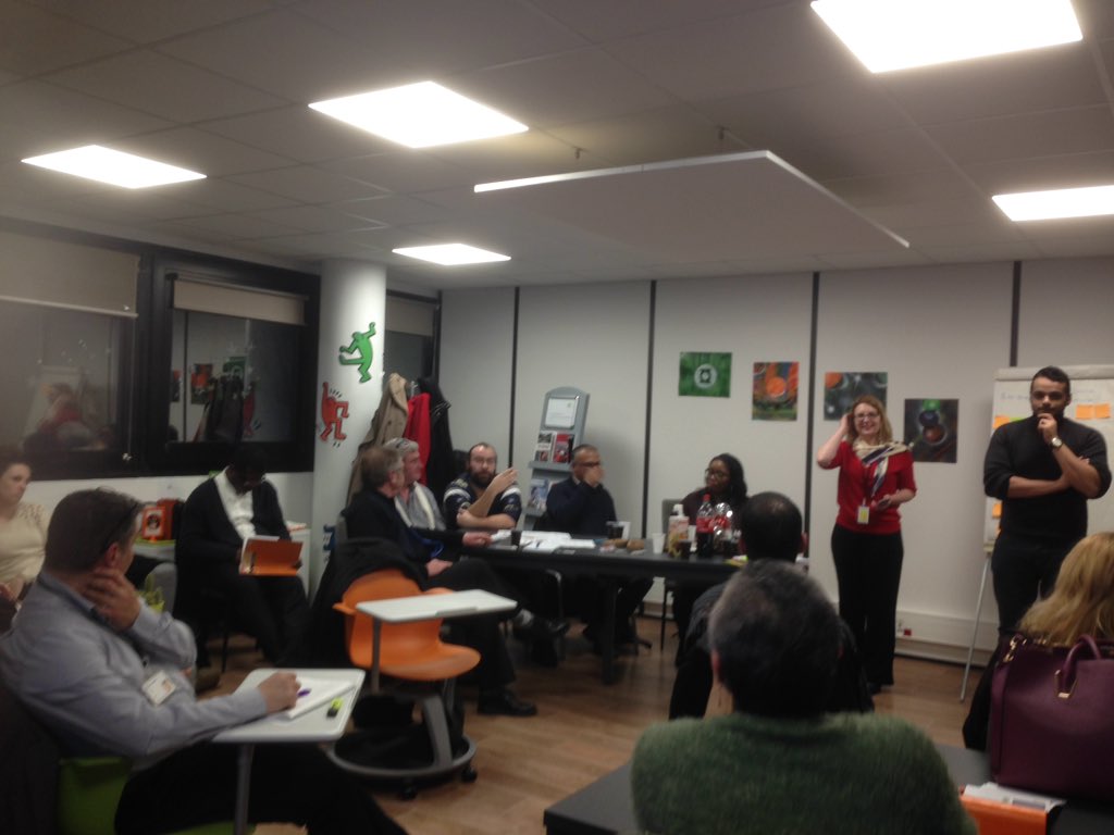 PLavialle's tweet photo. #clubTIC à la @cciessonne en pleine ébullition et vive les œufs brouillés ! 😉@PLavialle https://t.co/B5hEnTOTwi
