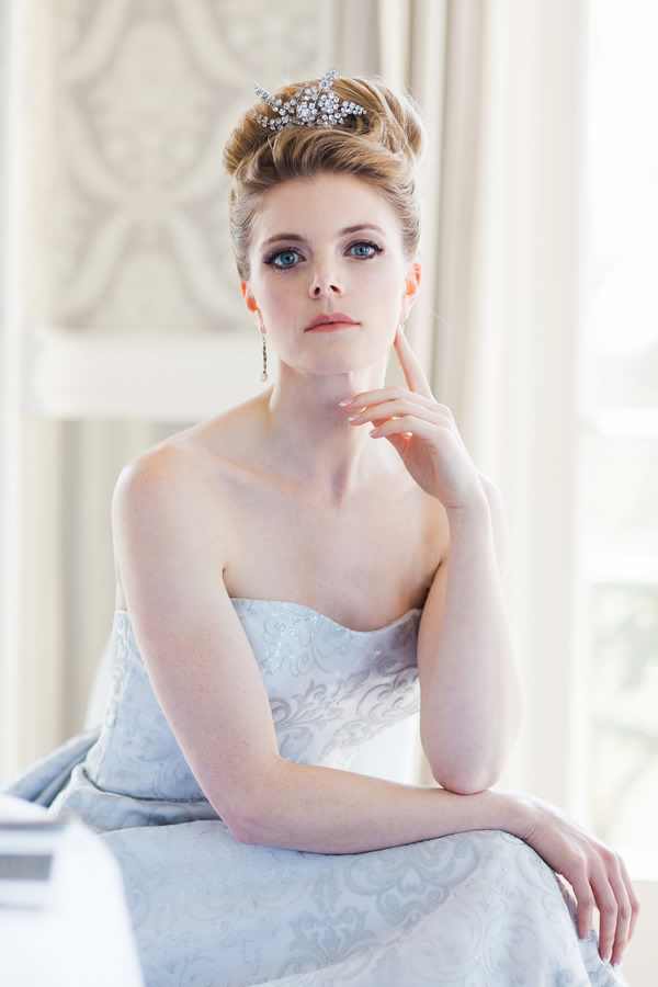 <a href="/TheDukePlymouth/">Duke of Cornwall</a> &amp; <a href="/tobylowe/">Toby Lowe</a> shoot featuring us on <a href="/WEDMAGAZINE/">Wed Magazine</a> blog. #weddinginspiration #glamour #deco wedmagazine.co.uk/glamour-weddin…