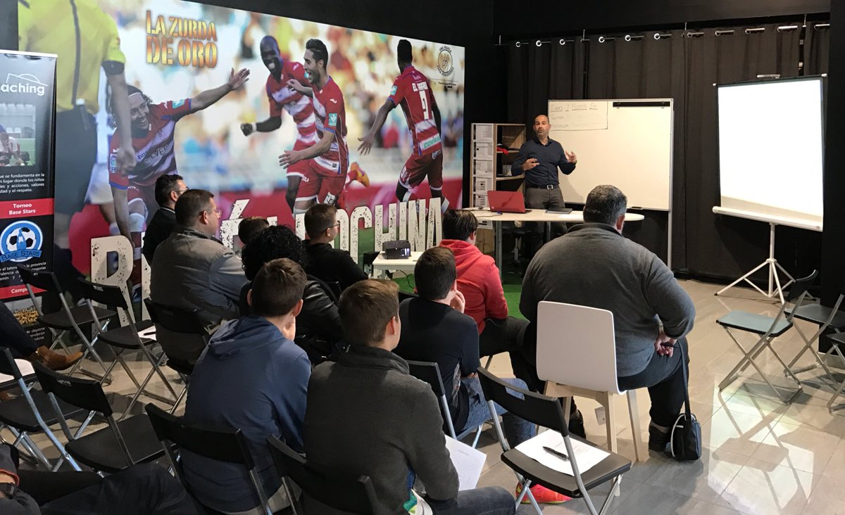 SingCoaching's tweet photo. Tarde de formación sobre nutrición deportiva en @singularkitchen! Hoy nos visita el @BiensaCF #UMPV https://t.co/de6GJvgAi7