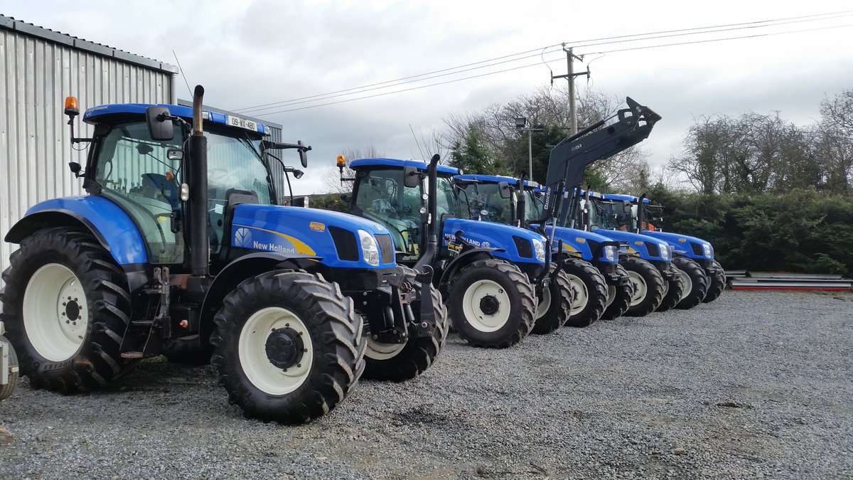 EMC_Agri's tweet photo. A yard full of blue #EMCAGRI #NewHolland #BluePower https://t.co/tfbN3Wp9aS