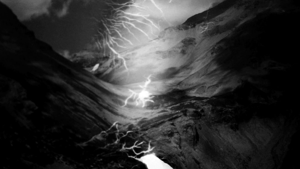 artists' short film event coming up at <a href="/artistsrogue/">RogueArtists</a> 3rd March  screeningfilm.com/events/film-ma…