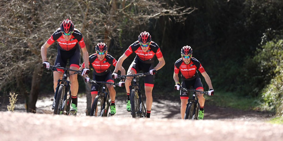 Renovación de plantilla e imagen. El @mmr_frt 2017 ya ha sido presentado oficialmente bikesworldrevista.es/el-renovado-mm… #mtb