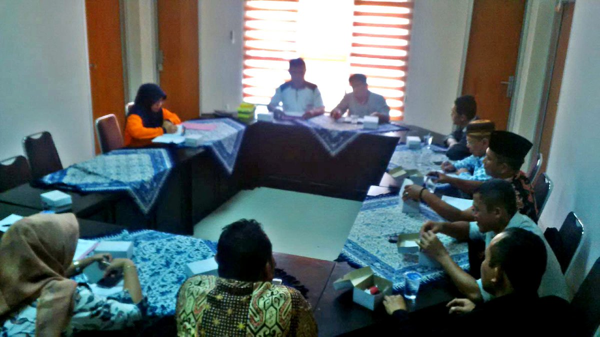 #lalinpkl Dana pemeliharaan jalan Kabupaten Pekalongan capai 100 miliar fb.me/2JfWit5qY