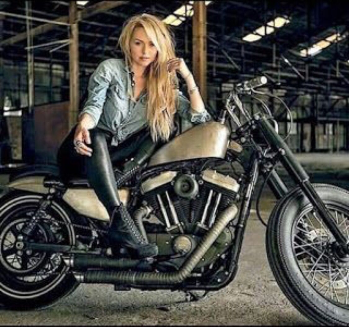Ивана Миличевич Motorcycle Banshee Harley Davidson