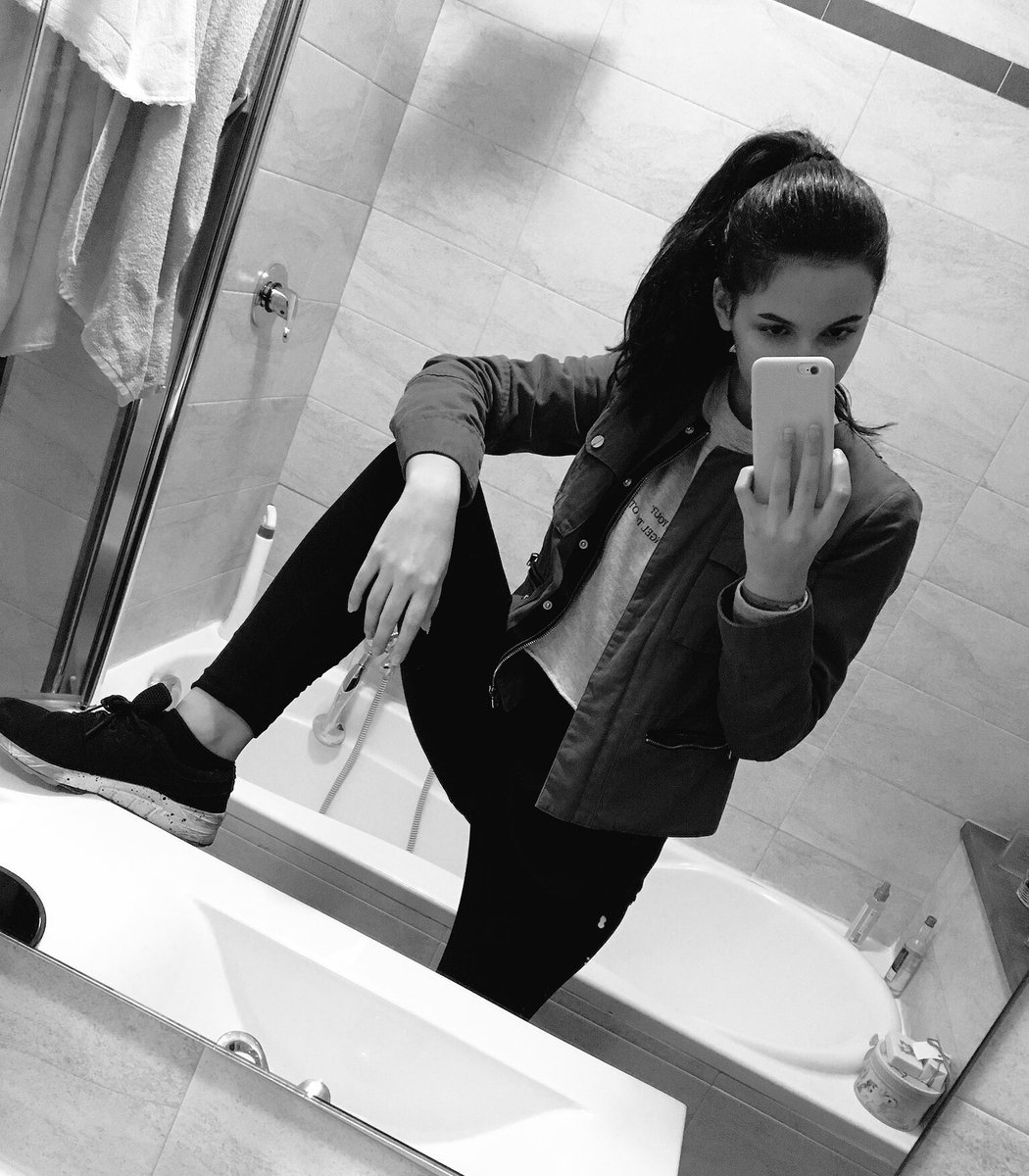 _create_dolan's tweet photo. Thank you Eth and Gray for making me smile even in the hardest time:)
Happy Tuesday everyone #TuesdaySelfie #Confident4OU https://t.co/b9S2EJ8jDh
