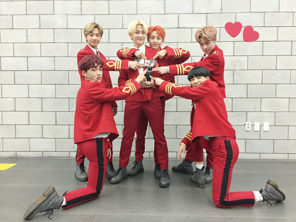tnncuababucheno's tweet photo. Chúc mừng các hoàng tử bé chiến thắng 1 lần nữa nhé 💓 .#NCTDream2ndWin #NCT2ndWin 
1위 축하드려요 👏👏 고생많았어요 
넘 잘했다 ㅎㅎ 👍👍 앞으로 같이 파이팅하세요 🙇👋 https://t.co/FAa6Nu2hVJ