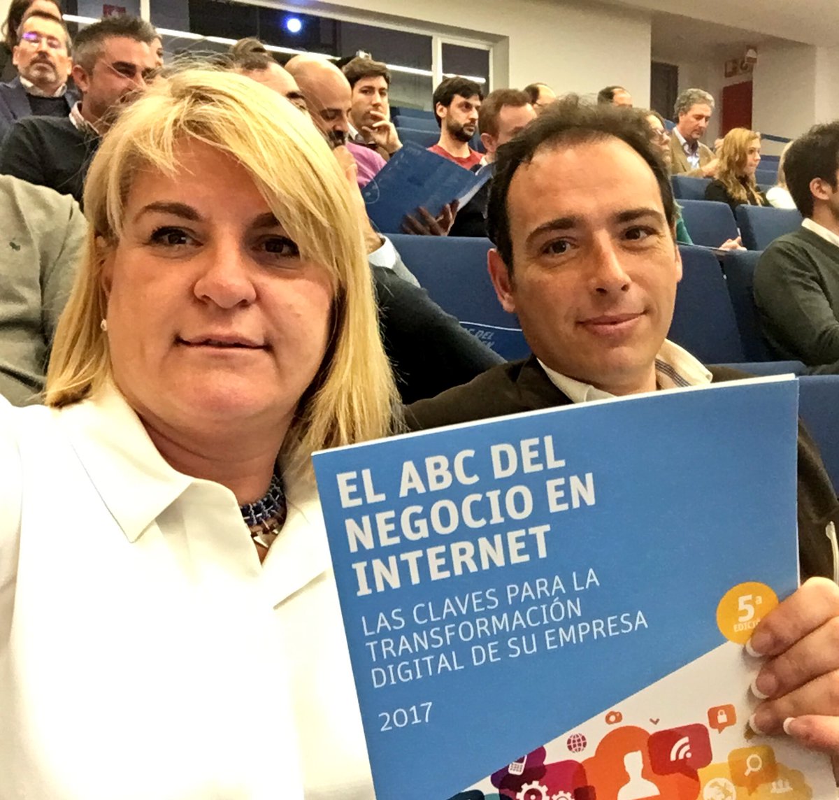 silviasoria's tweet photo. Aprender es como comer bien... siempre quieres más! Hoy #abcinternet @EDEMempresarios @elforcatsilvia #cosasbuenas https://t.co/a7pCxrx662