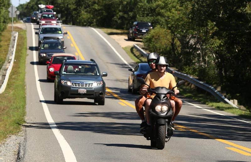 Moped opponents claim town of Oak Bluffs failed to enforce bylaws - Martha's Vineyard Times buff.ly/2lsBdaD #marthasvineyard