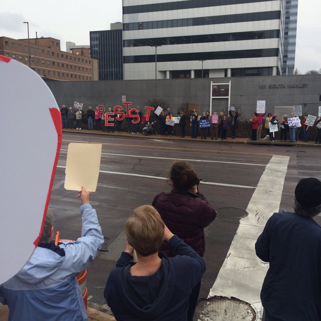 yrofcreation's tweet photo. Currently happening in Clayton...#wheresRoy #RoyBlunt #protest #STL #democracy #RESIST #ResiSTL https://t.co/suZrkQtWas