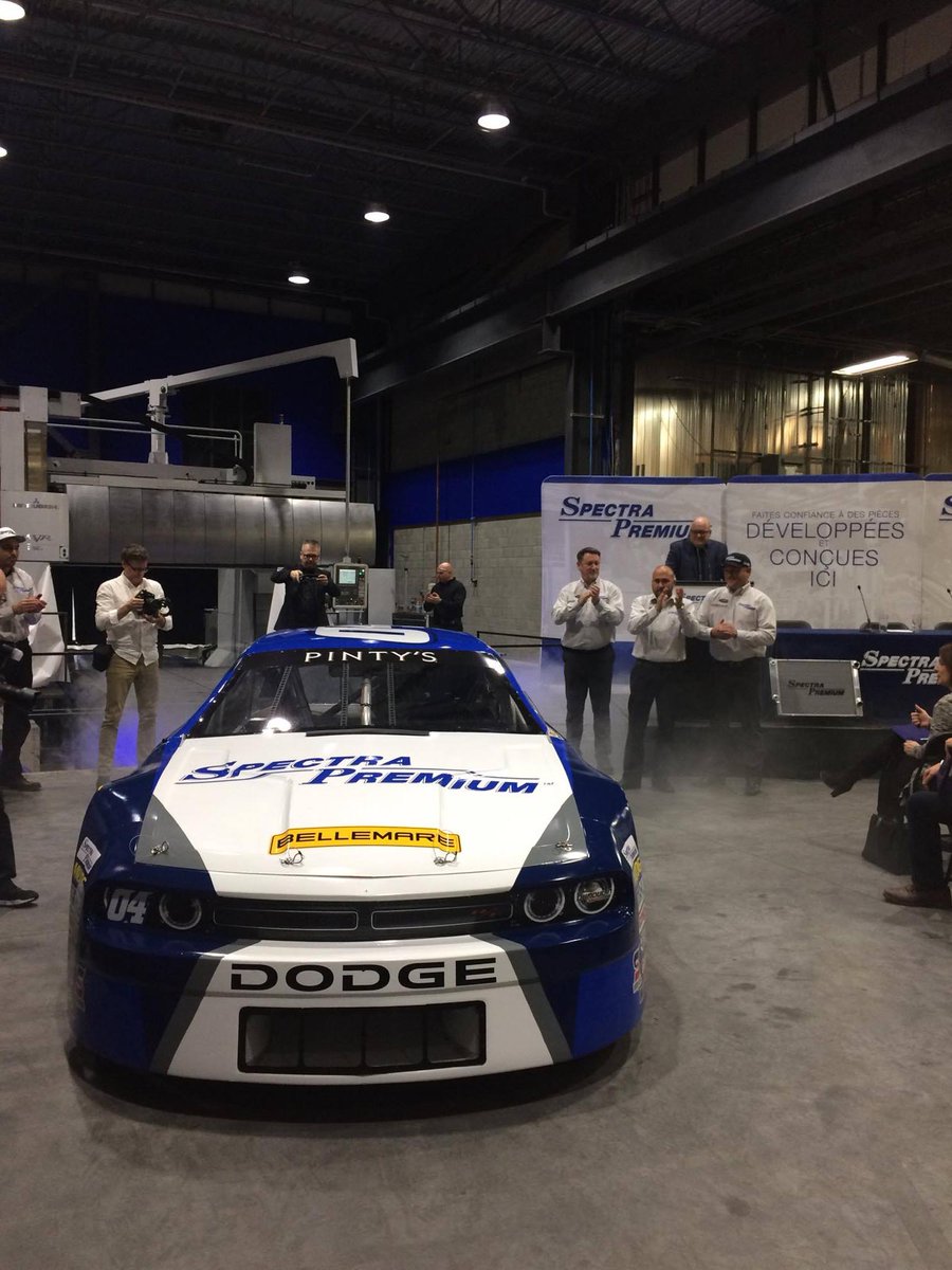 DumoulinDC's tweet photo. Les employés @spectrapremium fiers des nouvelles couleurs voiture #04 @jf_dumoulin / #SpectraPremium employees proud of the new colors #NPS https://t.co/FgUqMS3hqr