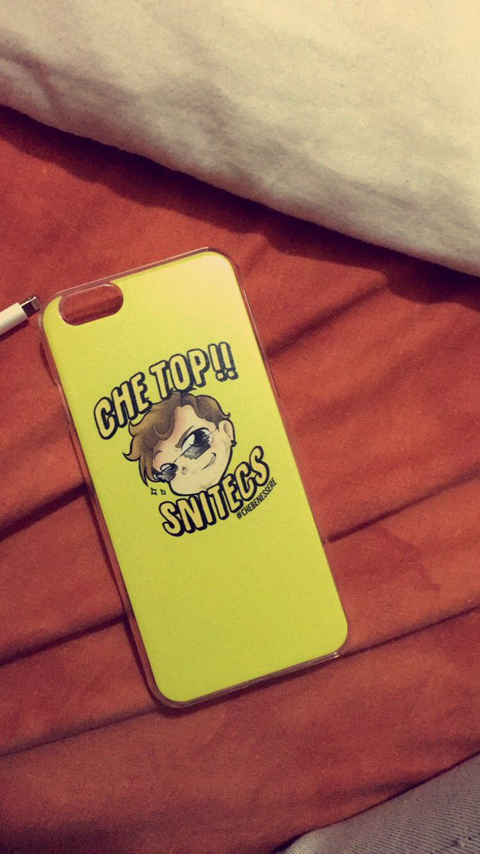 kbyefornowval's tweet photo. Ora il mio telefono è bellissimo 🔝 #CheTop @Snitecs https://t.co/lzrHZB5eWG
