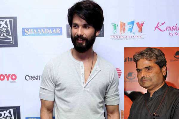 AbsoluteIndNews's tweet photo. #shahidkapoor: I am very comfortable with #Vishalbhardwaj sir
https://t.co/DSmzcmaiOz
@shahidkapoor  @RangoonTheFilm https://t.co/7ORQcZhQPB