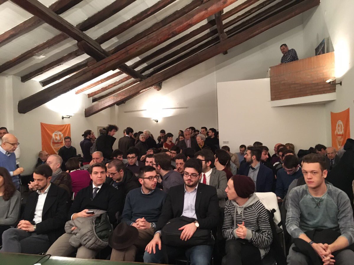 AlbertoAitini's tweet photo. Bravissimo @VeltroniWalter alla scuola di formazione dei @gdbologna https://t.co/2tIhU7z3Dk