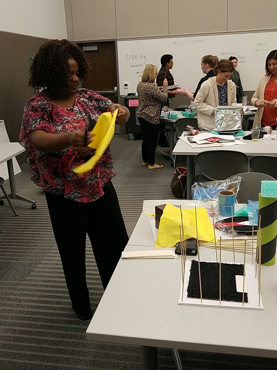 kidshops1964's tweet photo. Building our house @latonya_lynch #esc11steam https://t.co/swX4FsuAoC