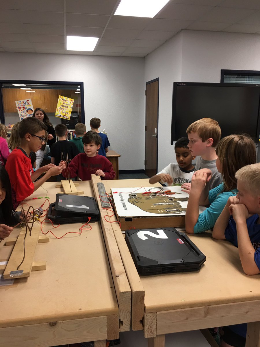 CANWebb1's tweet photo. Perot maker spaces for Engineering week.@canSTEM https://t.co/IGv2zrPva1