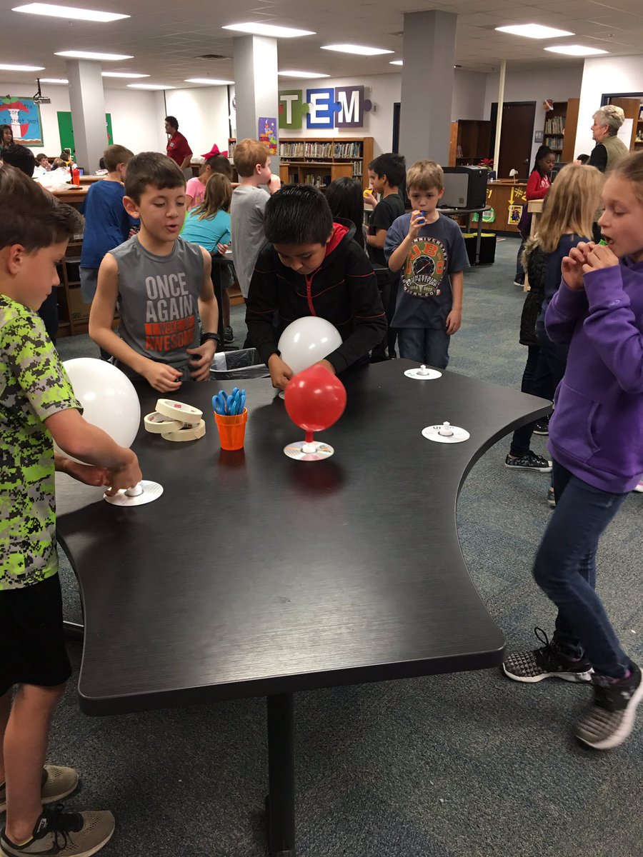 CANWebb1's tweet photo. Perot maker spaces for Engineering week.@canSTEM https://t.co/IGv2zrPva1
