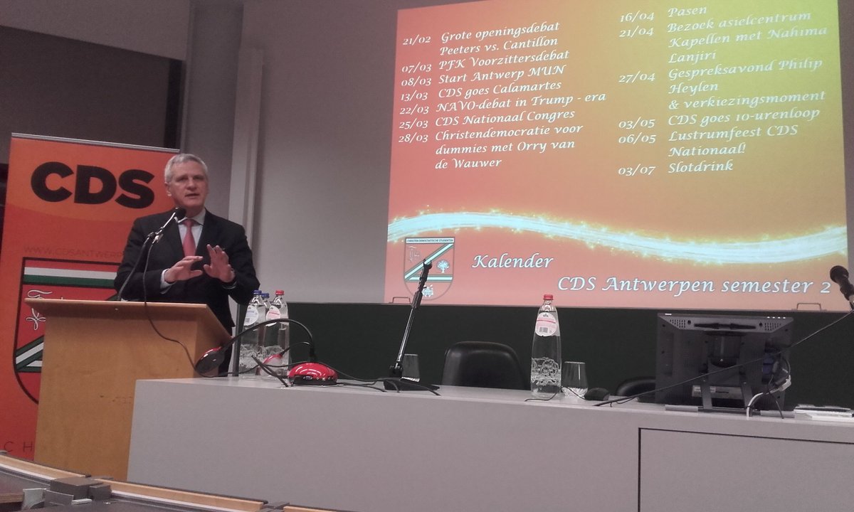 CDSAntwerpen's tweet photo. Minister Kris Peeters over de toekomst van de sociale zekerheid. #cds #openingsdebat https://t.co/kU4EEpE3k8