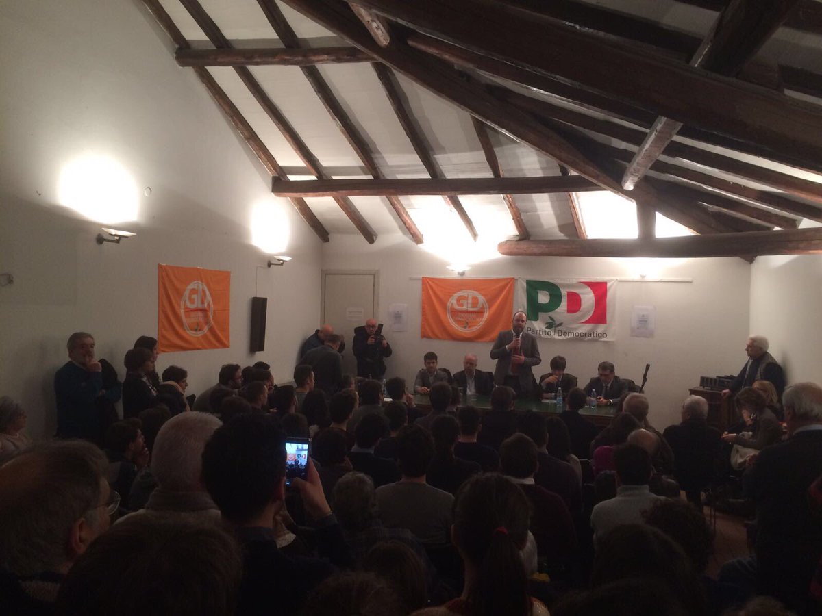 gdbologna's tweet photo. Grazie a @VeltroniWalter e ai tantissimi ragazzi che stasera hanno voluto inaugurare con noi #FormaMentis. 
Il meglio deve ancora venire! https://t.co/rftiwl8XaO