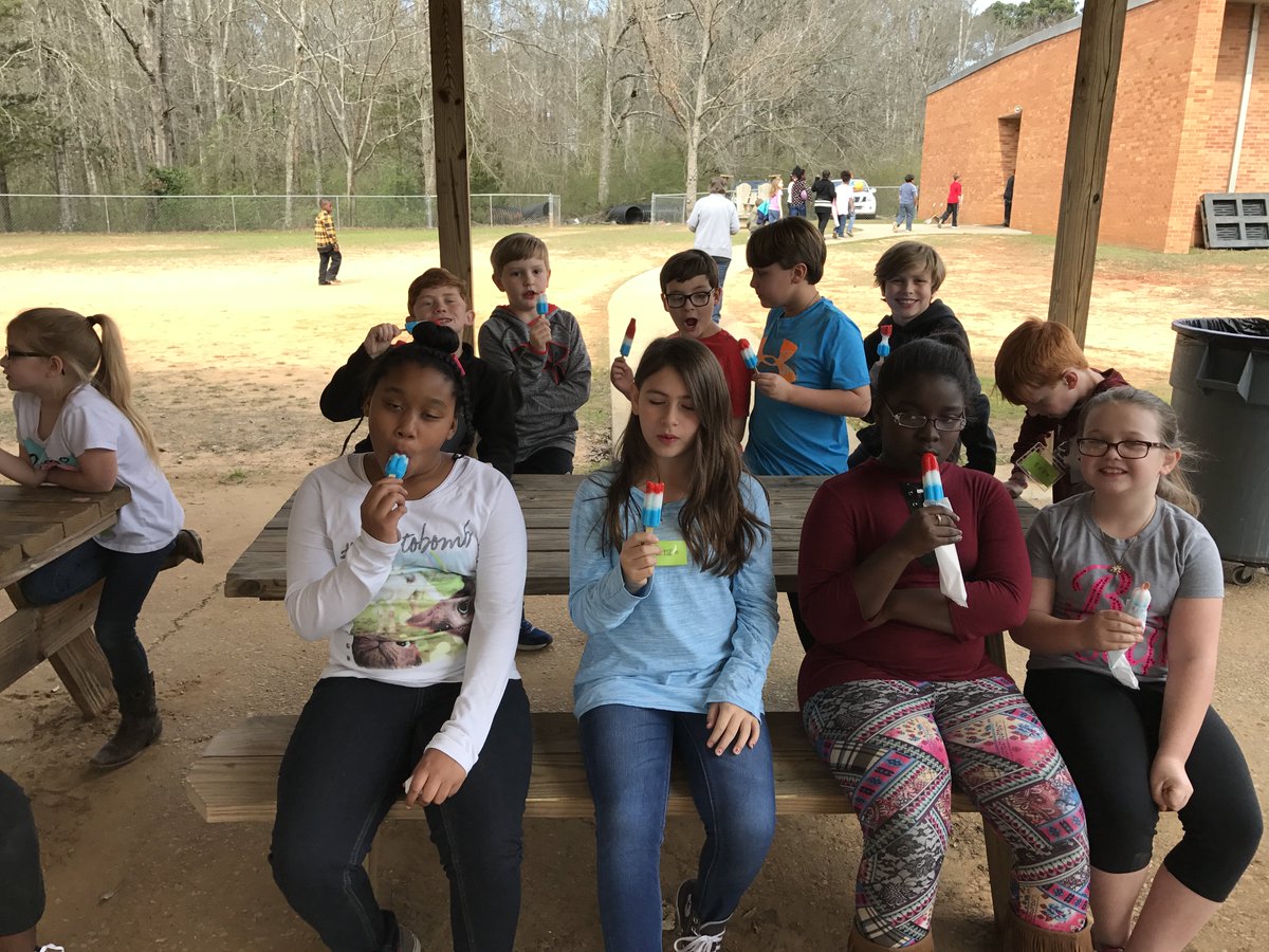 KosyMiddle's tweet photo. 3rd Grade AR Popsicle on the Playground Party https://t.co/dNR9iPtwtv