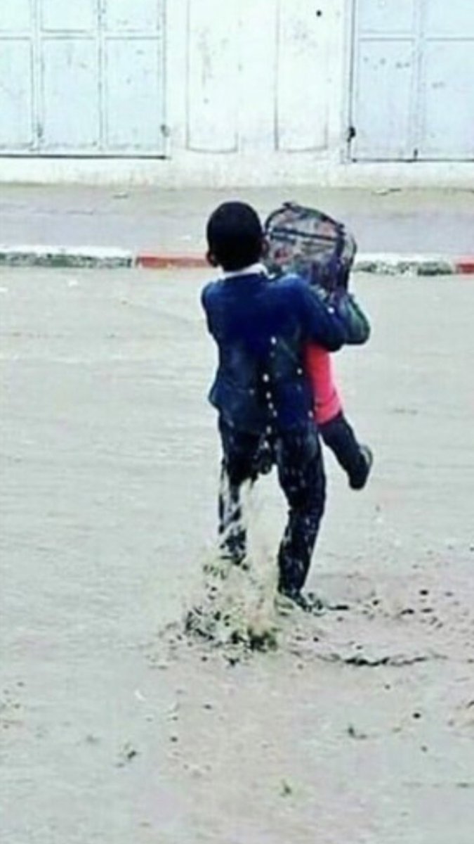 Fahad_alenze's tweet image. الرجوله ليس لها عمر محدد !