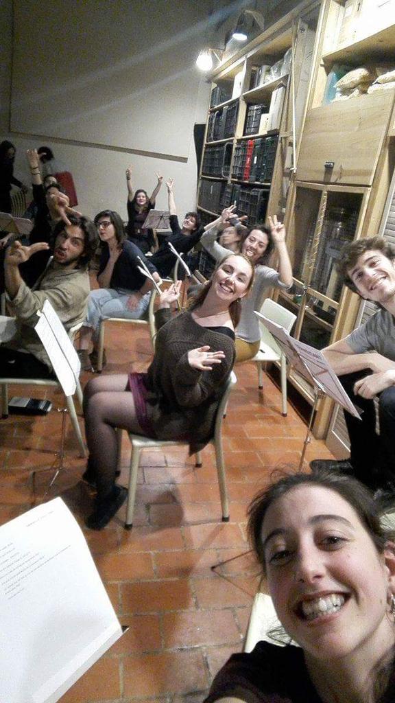 joanambpor's tweet photo. #transitant @AteneuBase #moltamerda feliç vuitada de #santviolentí https://t.co/rwhr4MBb3r