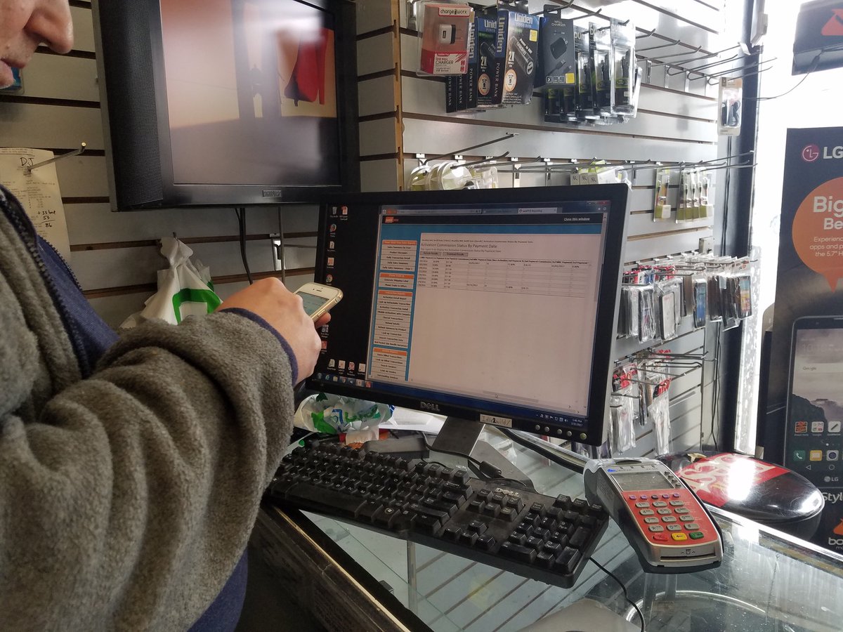 MetroMike11's tweet image. 'TextNow'ing, with Rick, of Idlewild Wireless, customers, whose 2nd month bill is overdue. #2ndMonthRefill #KingsofQueens #TaxSeason