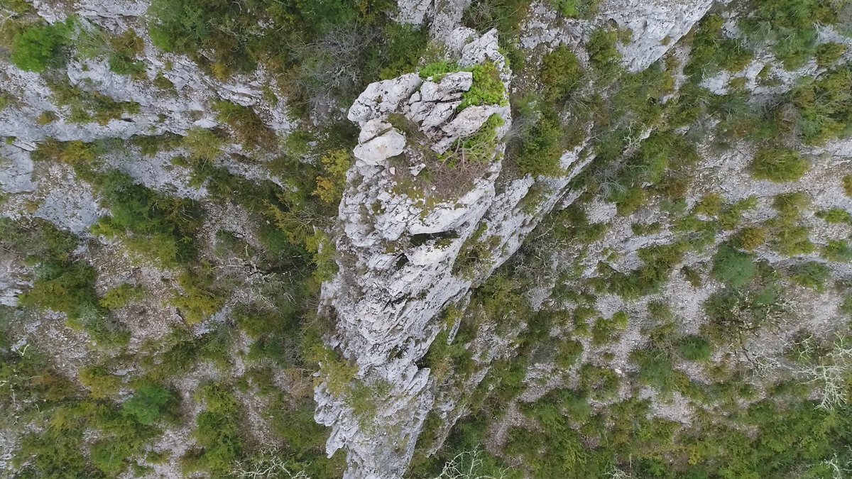 Scheem31's tweet image. Piton Rocheux Vue de Dessus - Lot (46) #PhotoDrone