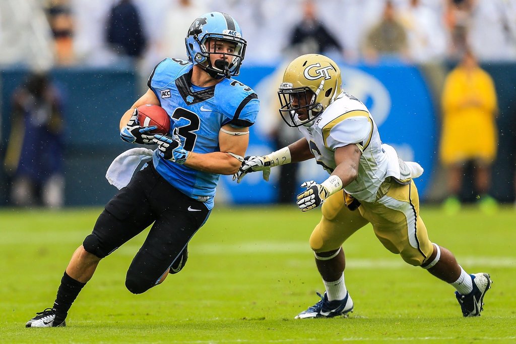 BTW_Sports's tweet photo. RT BVeargis: Blessed To Receive An Offer From The University Of North Carolina🤘🏾
#GotYourB… https://t.co/YBCOmzUGfm https://t.co/zClXE1yNAm