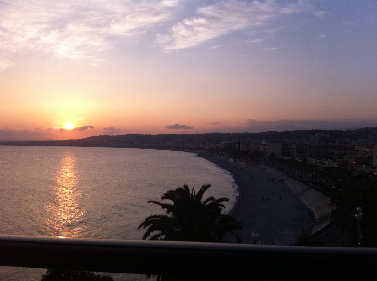 14theProm's tweet photo. Thank you #Prom for another spectacular day in Nice #14theprom #IloveNice #nice2017 #Nice_Tourisme #CotedAzurNow #VilledeNice #NiceCarnival https://t.co/6s6HplGKJY