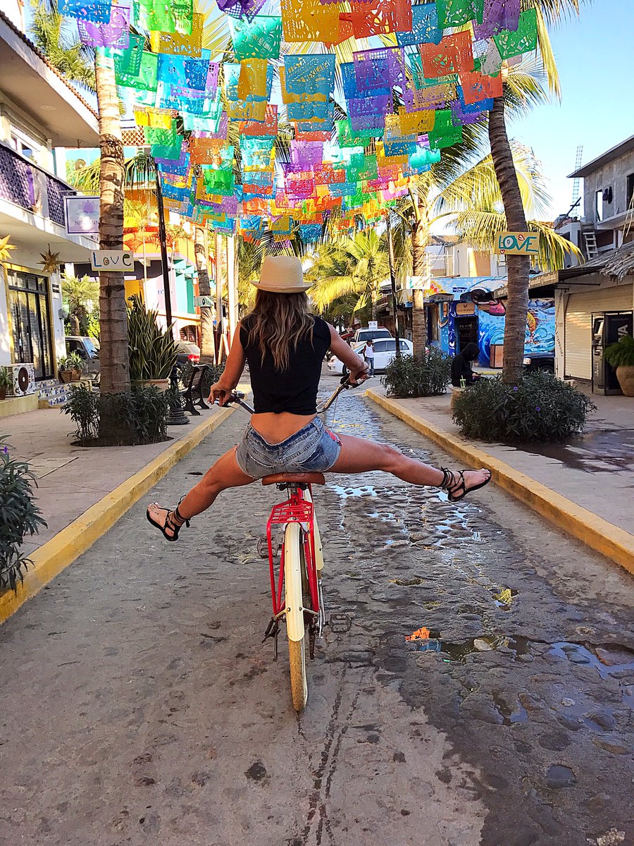 patbailey's tweet photo. Today I'm getting the #QOM for town cruising in #Mexico! #bikelove #cyclist #yogionabike cc: @hellyesagency #hellyesdestinations https://t.co/Yshqo1gpLZ