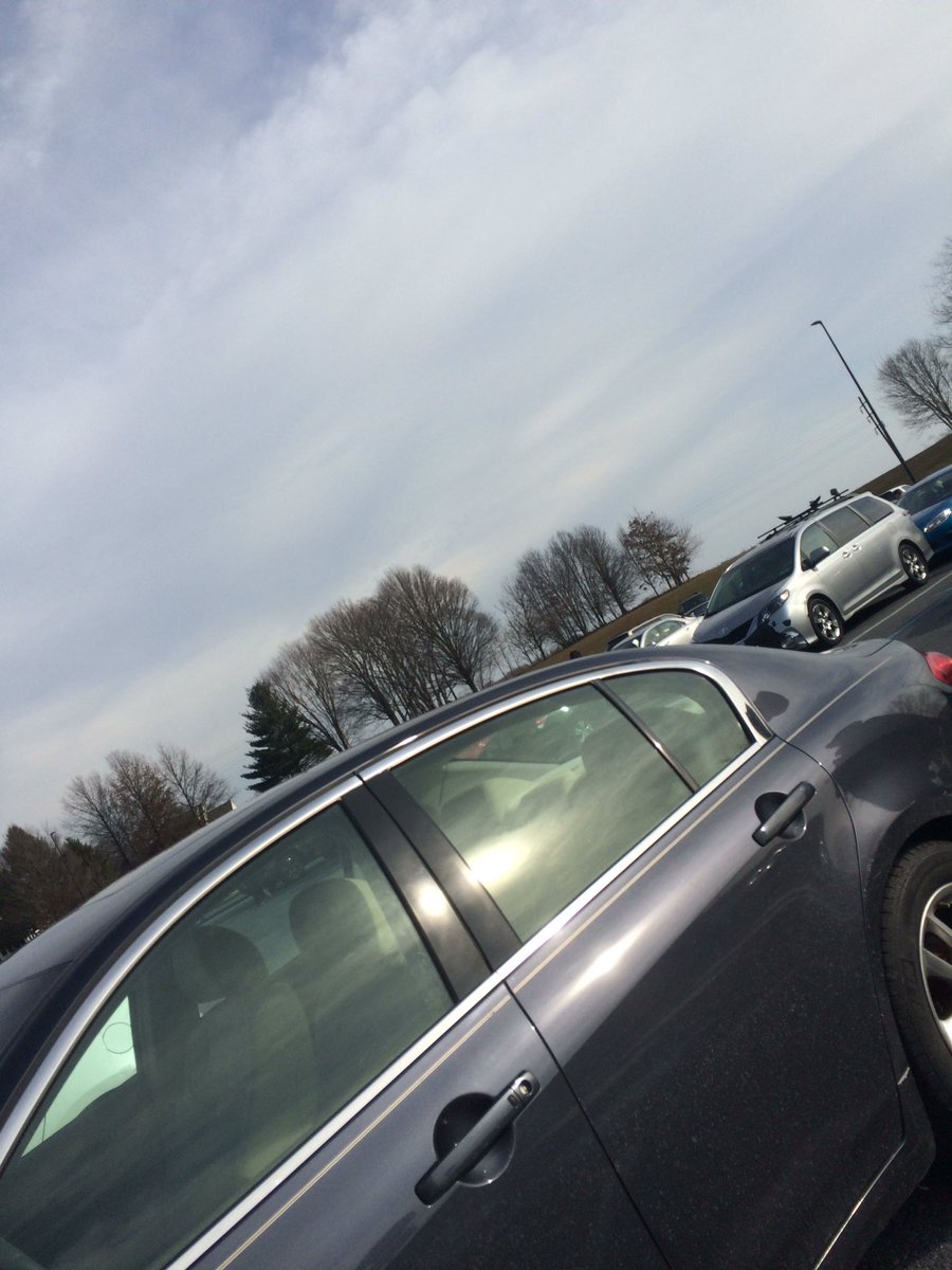 wiicii_'s tweet photo. what a beautiful day at phs to run my car into a brick wall at 180 mph ;))))) https://t.co/p1VcxWFg7l