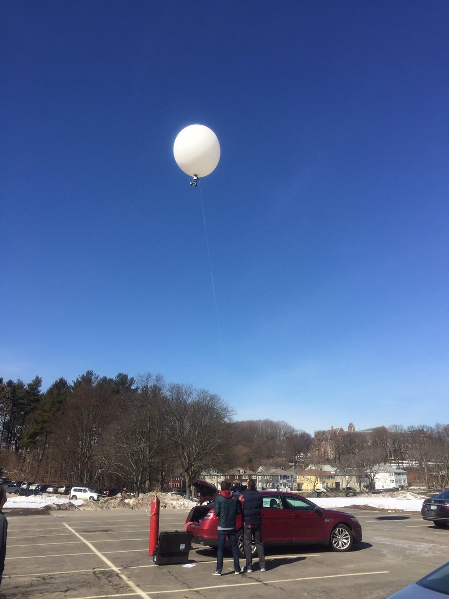 branickweix's tweet image. Fantastic #SmartBalloon training by @Altametry this morning!  Looking forward to using their platform for research with @leatherback!