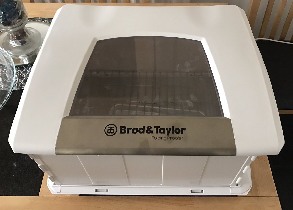 Rob_C_Allen's tweet photo. 1/2 I'm very #impressed with the @BrodandTaylorUK #BreadProofer and the recipes on their website. Today I tried this https://t.co/NRQW7Id4kp https://t.co/5WJvJoIcOP