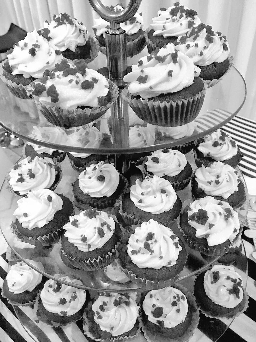 Likers_2Do's tweet photo. Cupcake break  #FashionCouncil #HerSummer https://t.co/PAPgMFDNl3