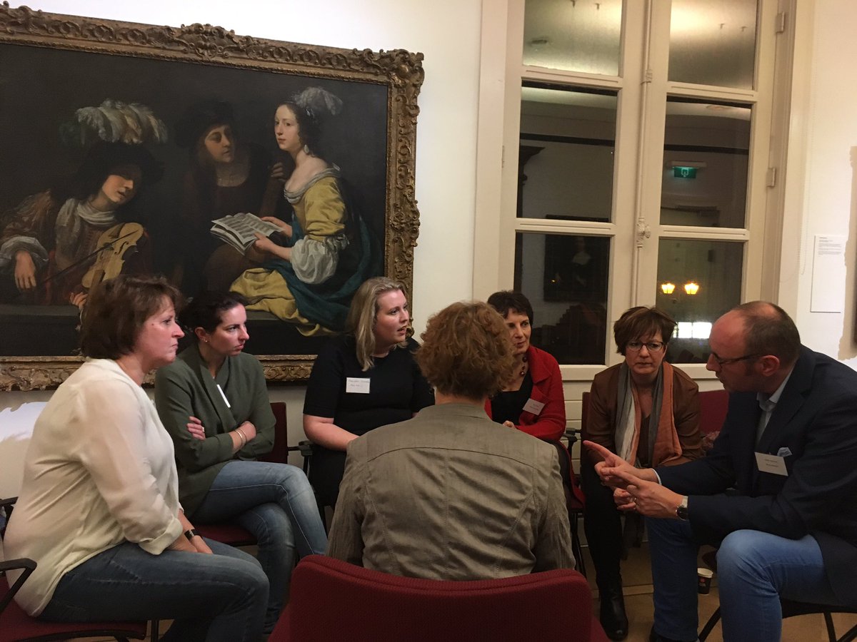 CPGorinchem's tweet photo. Na eerst geluisterd te hebben, nu ideeën delen in groepjes!! https://t.co/FLB4Q2o3jn