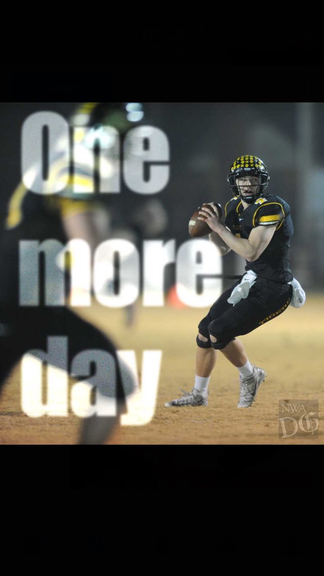 JerryWayneLaird's tweet photo. Happy birthday @zekeLaird.  Hope you've had a great day.  You'll never forget wearing the Black and gold w your dad! Love you a bunch. #G3 https://t.co/Cd8uUvzUNr