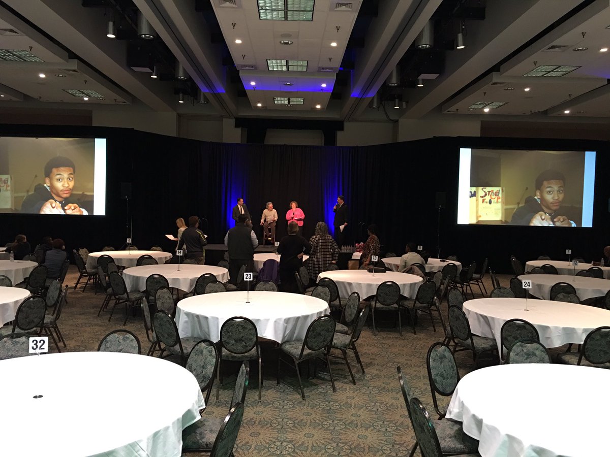 BillyRayCC's tweet photo. Psssssst!! What are they up to in there? ๐๐๐ <giggles> #TeamBillyRay https://t.co/rCCweGikcG