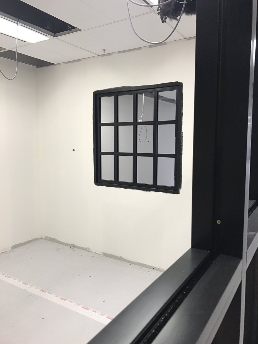 PhoenixHSL's tweet image. Now boys and girls, what can we see through the square window? #sneakpeek