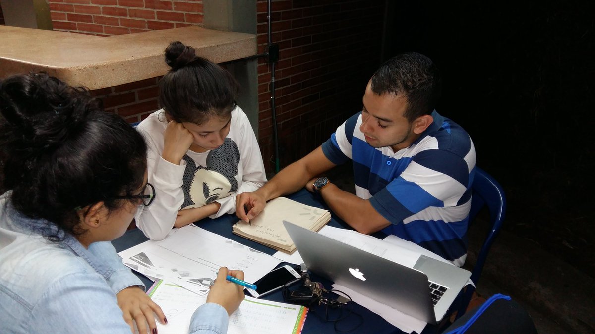 JorgeTaboada7's tweet photo. FAC @unadibague en calculo integral. @cienciasunad @ClaudioCamiloG1 . Felicidad y concentraciòn por parte de las estudiantes unadistas. https://t.co/ITAVkcSdHW