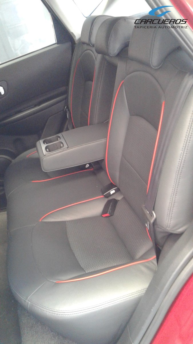 Carcuerossa's tweet photo. Espectacular tapizado con diseño especial: embono rojo y logo repujado en 100% cuero para #Nissan Qashqai. #TapiceríaEnCuero https://t.co/2N8BC82hOH